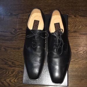 Men’s dress shoes